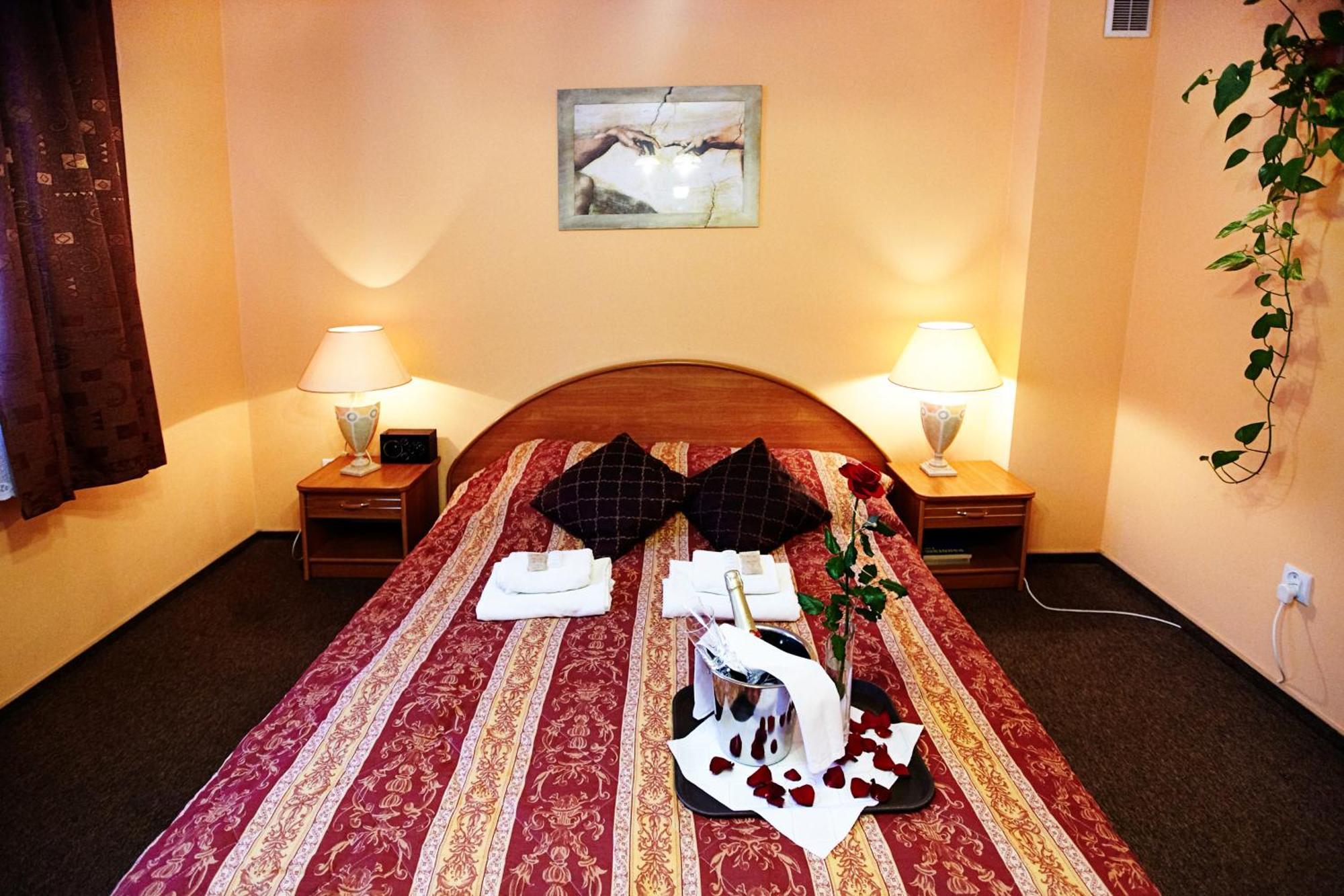 Hotel Dukat بيالا بودلاسكا المظهر الخارجي الصورة