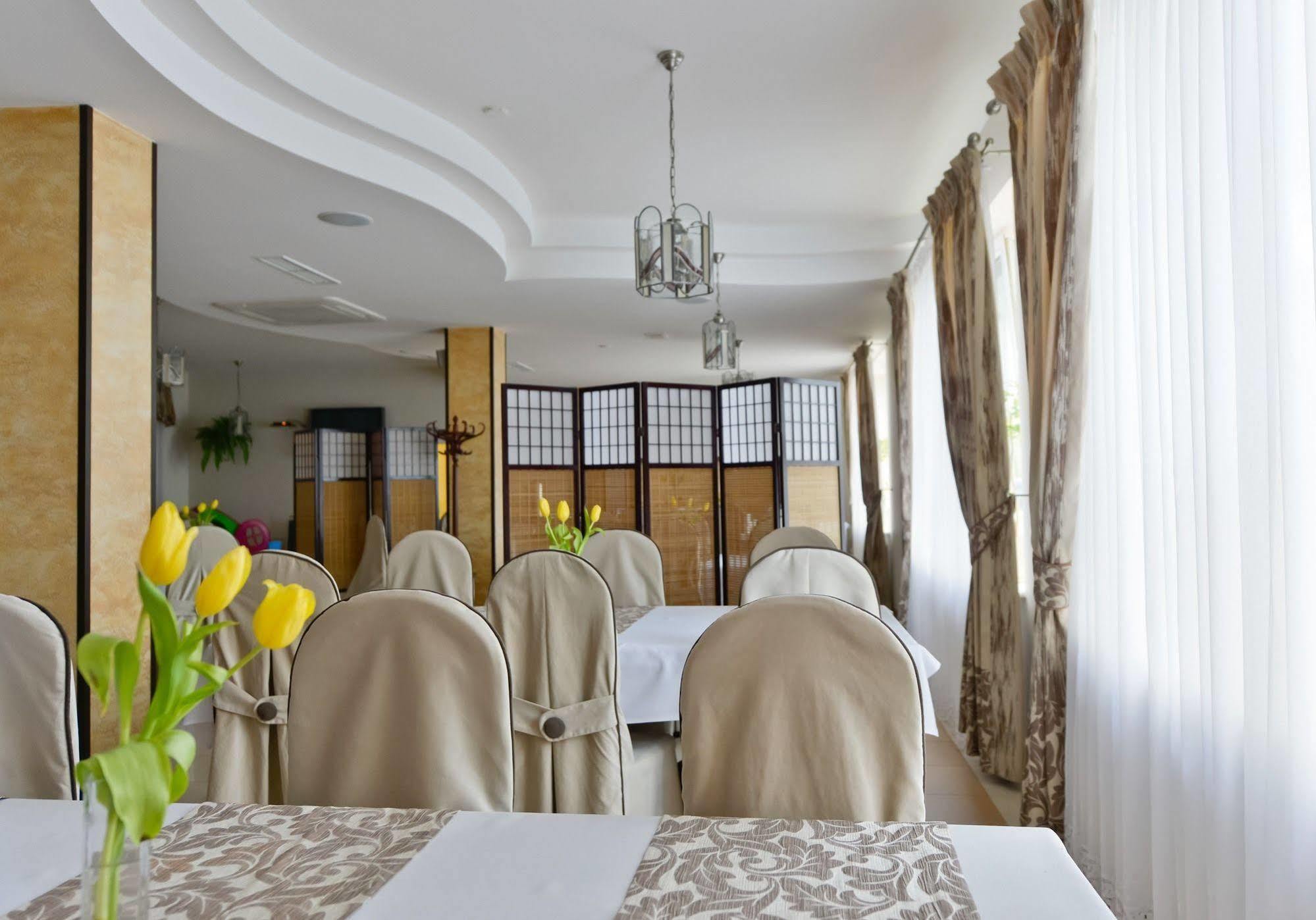 Hotel Dukat بيالا بودلاسكا المظهر الخارجي الصورة